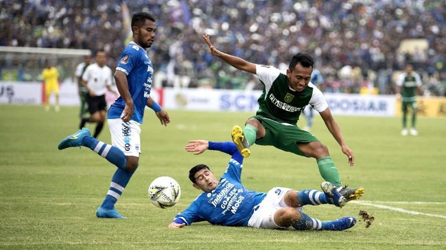 Pelatih Persib Robert Rene Alberts memastikan Esteban Vizcarra akan masuk sebagai starter pada laga yang digelar di Stadion GBK, Rabu (10/7).