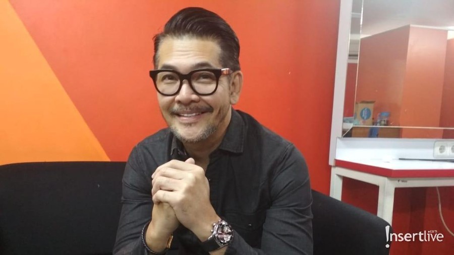 Ferry Salim Tuntun Sang Anak Terjun ke Dunia Akting Aktor Ferry Salim menuntun sang anak, Brandon Salim, untuk mengikuti jejaknya di dunia akting.