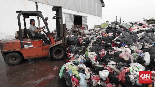 Pemerintah siap memberi insentif fiskal bagi pelaku yang mendaur ulang sampah plastik. Persoalannya, tidak semua sampah plastik bisa didaur ulang 100 persen.