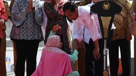 Terobos Paspampres, Ibu-ibu Curhat Ganti Rugi Lahan ke Jokowi