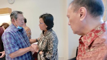 Jenguk Ani Yudhoyono, Sri Mulyani Disambut Hangat SBY