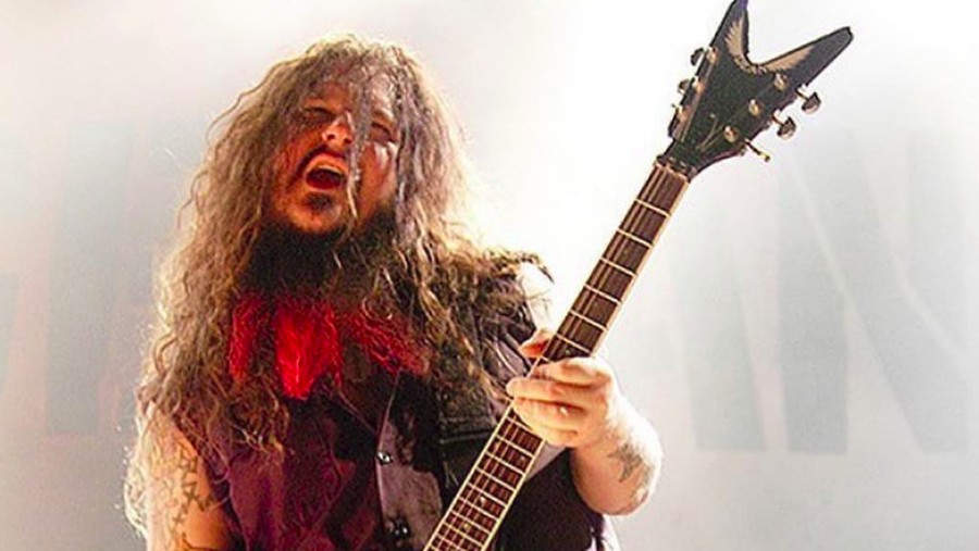 Dimebag Darrel Berikut deretan artis yang merenggang nyawa di tangan fans sendiri.