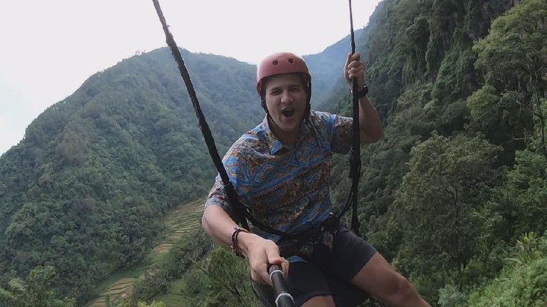 Quality Time Stuart Collin & Agatha Valerie di Semarang Mengintip keseruan Stuart Collin dan Agatha Valerie quality time di Semarang dan Salatiga dalam program Celebrity on Vacation.