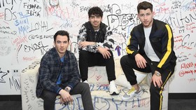 Jonas Brothers Bakal Luncurkan Bir Racikan Spesial