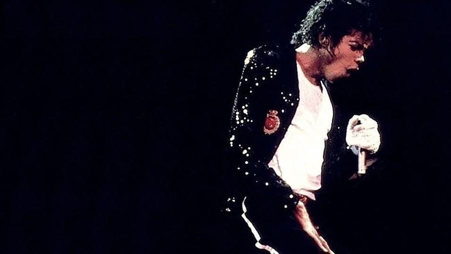 Memiliki Sahabat Baik Seekor Simpanse 6 Fakta Menarik tentang raja musik pop dunia, Michael Jackson.