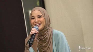 img-title Cara Unik Chacha Frederica Jalani LDR dengan Suami