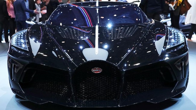 Saat dipamerkan di Geneva Motor Show, Bugatti mengakui La Voiture Noire masih konsep, jadi belum punya interior dan mesin.
