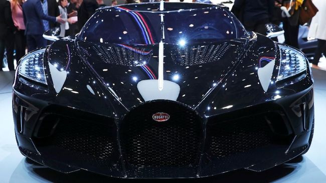 Mobil Termahal di Dunia Ternyata Masih 'Mainan' Saat dipamerkan di Geneva Motor Show, Bugatti mengakui La Voiture Noire masih konsep, jadi belum punya interior dan mesin.