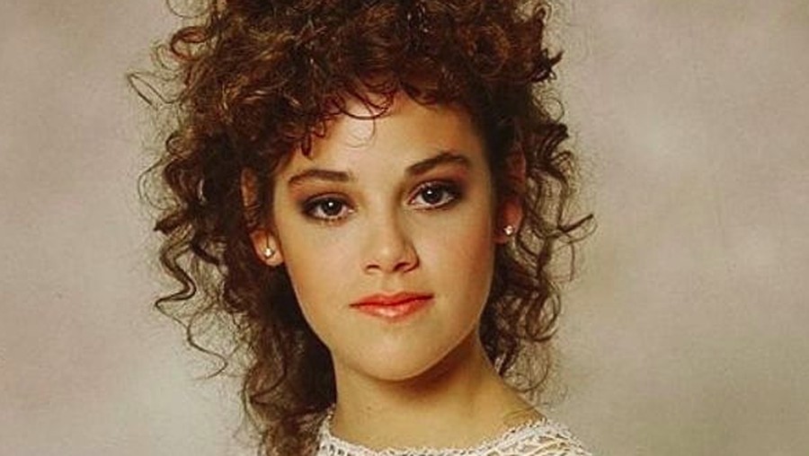 Rebecca Schaeffer Berikut deretan artis yang merenggang nyawa di tangan fans sendiri.