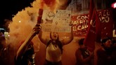 FOTO: Dunia Rayakan Hari Perempuan Internasional Ribuan pria dan perempuan turun ke jalan di berbagai pelosok dunia untuk merayakan Hari Perempuan Internasional pada Jumat (8/3). (Reuters/Juan Carlos Ulate)