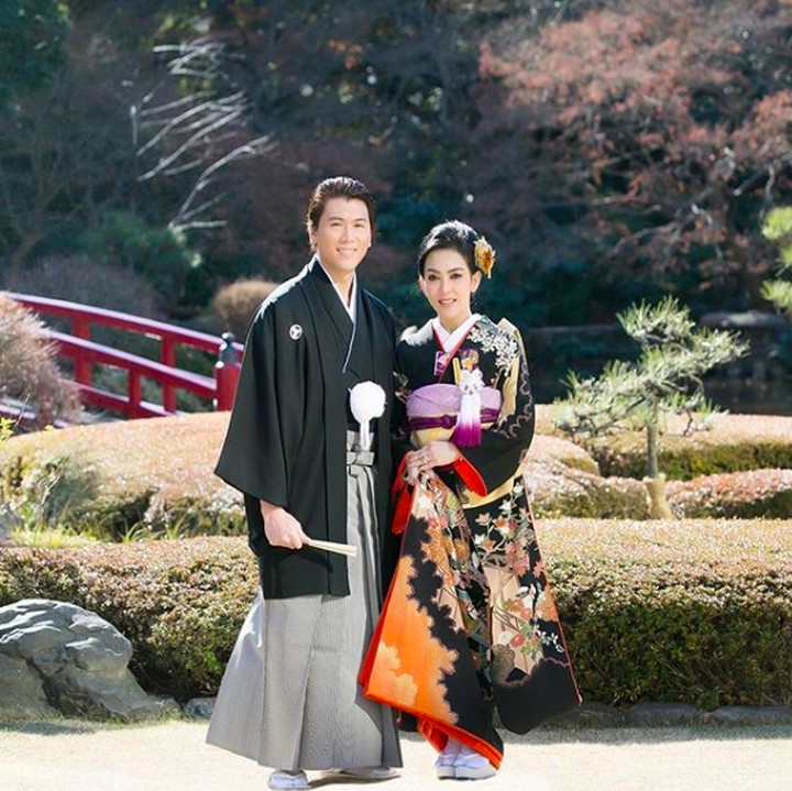 <p>Pada Sabtu (9/3/2019) kemarin, Syahrini memamerkan foto bersama Reino saat keduanya serasi mengenakan kimono. "<em>And We Created You In Pairs</em>, Al-Qur’an 78:8," tulis Syahrini dalam keterangan foto ini. (Foto: Instagram @princessyahrini)</p>
