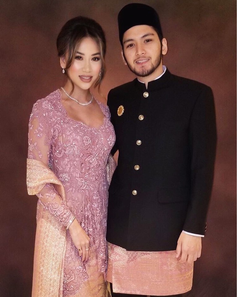 Foto-foto Pernikahan Anak Bungsu Bambang Trihatmodjo Mengintip kemeriahan pernikahan putra bungsu Bambang Trihadmodjo dan Hamilah, Bambang Aditya Trihatmanto, yang baru saja menikahi Kezia Toemion.
