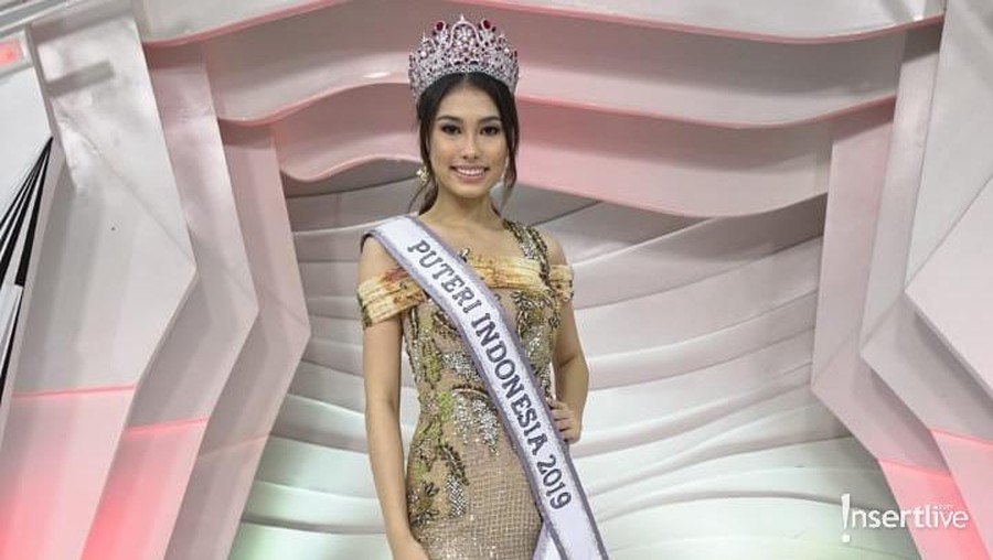 Cuahan hati Frederika Alexis Cull, Puteri Indonesia 2019, yang masih berusia 19 tahun.