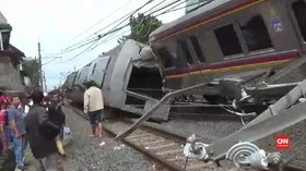 VIDEO: KRL Anjlok, Penumpang dan Bodi Kereta Dievakuasi