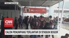 Calon Penumpang Terlantar di Stasiun Bogor