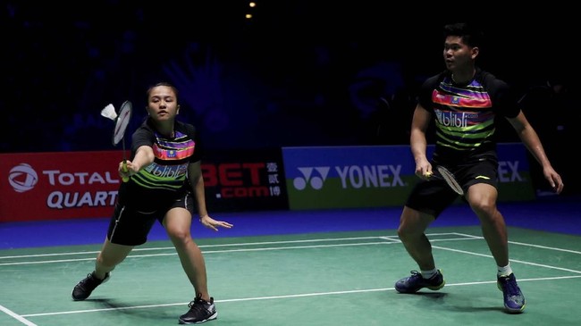 Praveen Jordan/Melati Daeva Oktavianti harus puas menjadi runner up dalam India Terbuka 2019 setelah kalah 13-21 dan 11-21 Wang dari Yilyu/Huang Dongping.