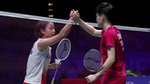 FOTO: Aksi-aksi Semifinalis All England 2019 Perjuangan keras ditunjukkan semifinalis All England 2019 di Arena Birmingham, Sabtu (9/3). Ahsan/Hendra jadi satu-satunya wakil Indonesia di final.