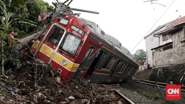 Perjalanan kereta rel listrik (KRL) dari dan ke Bogor berangsur normal. Perbaikan sejumlah prasarana yang rusak akibat peristiwa anjloknya KRL, telah selesai.