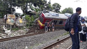 KRL Anjlok, KCI Sebut Penumpang Bisa Refund Tiket Kereta