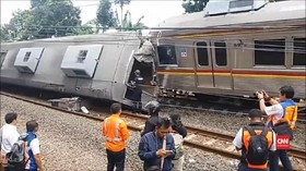 VIDEO: Dampak KRL Anjlok, Layanan Kereta Hanya Sampai Depok