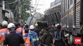 Evakuasi KRL Anjlok, Tiga Gerbong Ditarik ke Stasiun Depok