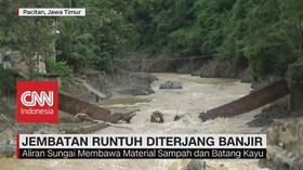 Jembatan Gantung Runtuh Diterjang Banjir