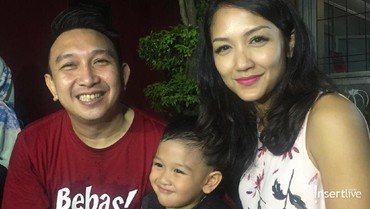 Resmi Bebas, Augie Fantinus Disambut Haru Anak & Istri