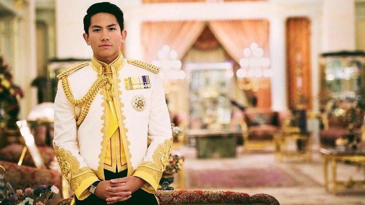 Gaya Liburan Pangeran Abdul Mateen Gaya Liburan Pangeran Abdul Mateen