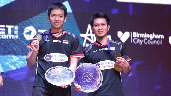 Ganda putra Hendra Setiawan/Mohammad Ahsan diganjar bonus masing-masing Rp240 juta dari Kemenpora usai meraih juara All England 2019.