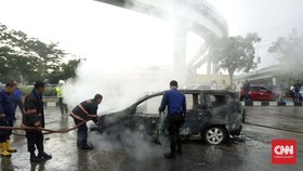 Usai Servis, Nissan Grand Livina Terbakar di Palembang