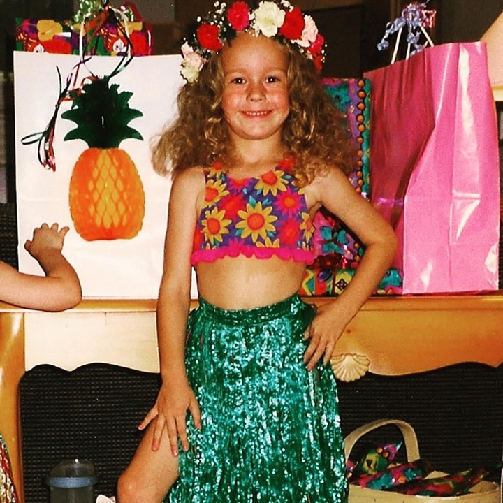 <p><em>Hawaiian Birthday Party</em>! Ini waktu Brie merayakan ulang tahun ke-6, Bun. Lucu banget ya? (Foto: Instagram @brielarson)</p>