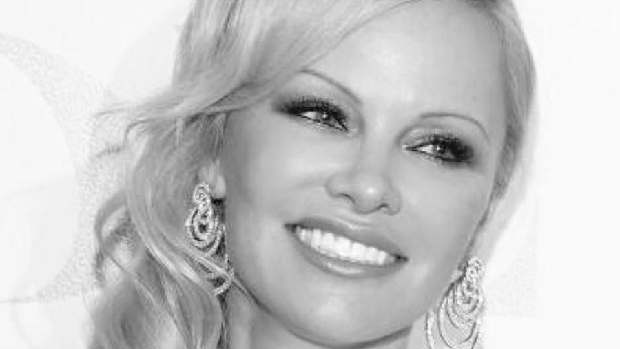 Pamela Andreson Simak daftar enam selebriti dengan fobia terunik di dunia.