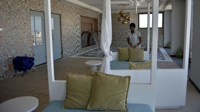 Salah satu unsur yang kerap dijadikan pertimbangan saat memilih tempat menginap atau hotel, adalah kebersihan.