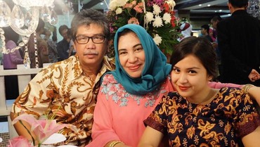 Jelang Melahirkan, Putri Titian Kehilangan Sang Ayah