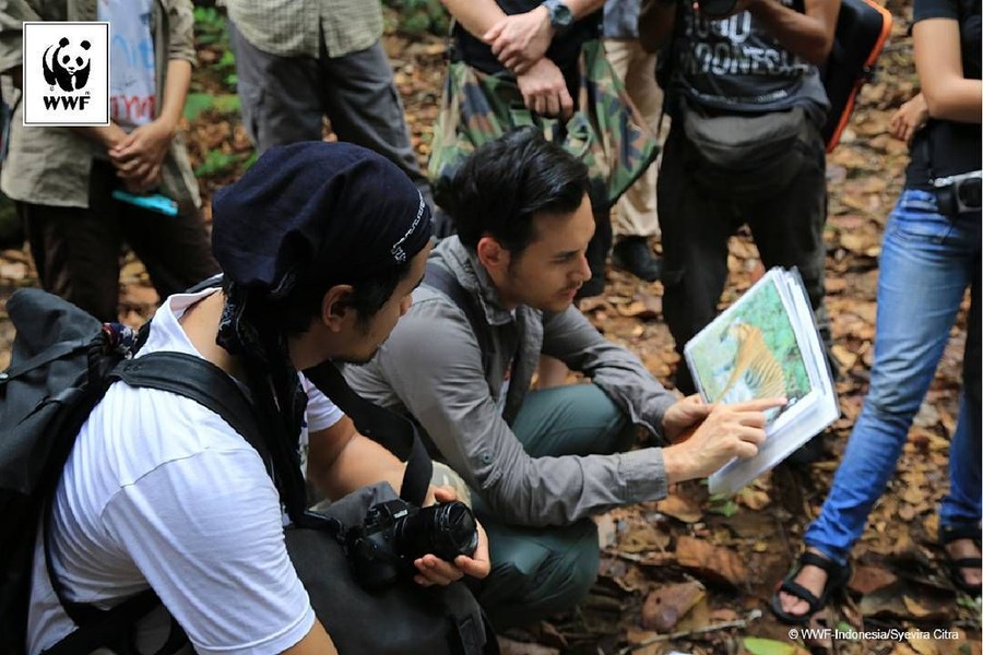 Kekayaan ragam flora dan fauna Indonesia merupakan anugerah yang harus dijaga.