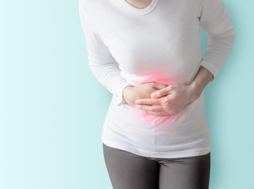 10 Kebiasan yang Dilarang bagi Penderita Gerd Saat Makan