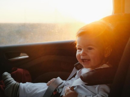 7 Tips Membawa Bayi Mudik Naik Mobil, Camilan & Mainan Wajib Dibawa