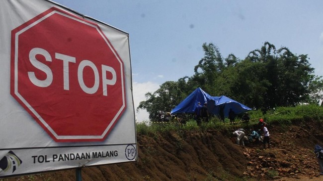 Menteri Pekerjaan Umum Basuki Hadimuljono menyatakan Tol Pandaan-Malang seksi II sepanjang 30 kilometer sudah selesai dan siap diperasikan dalam waktu dekat.