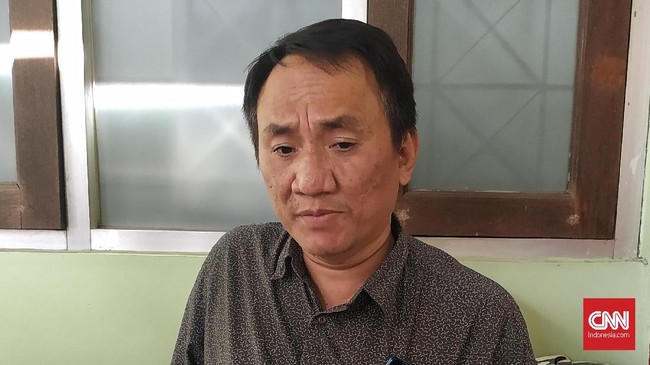Wasekjen Demokrat, Andi Arief meminta Partai Gelora meniru PSI, membangun partai dengan mengajak orang baru, bukan malah membajak kader partai lain.