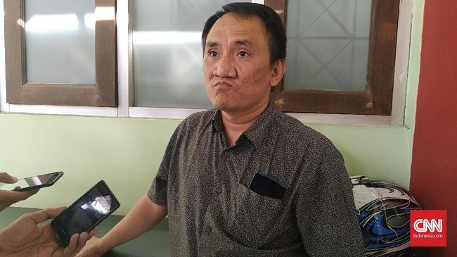 Andi Arief claims Moeldoko’s camp failed to register with the Ministry of Law and Human Rights