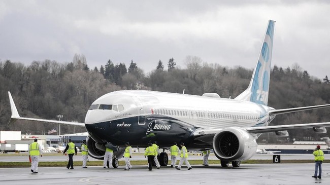 Perdebatan masyarakat dan penyelidikan khusus pada sistem penerbangan otomatis yang dimiliki Boeing 737 Max bisa jadi referensi masalah mobil otonom.