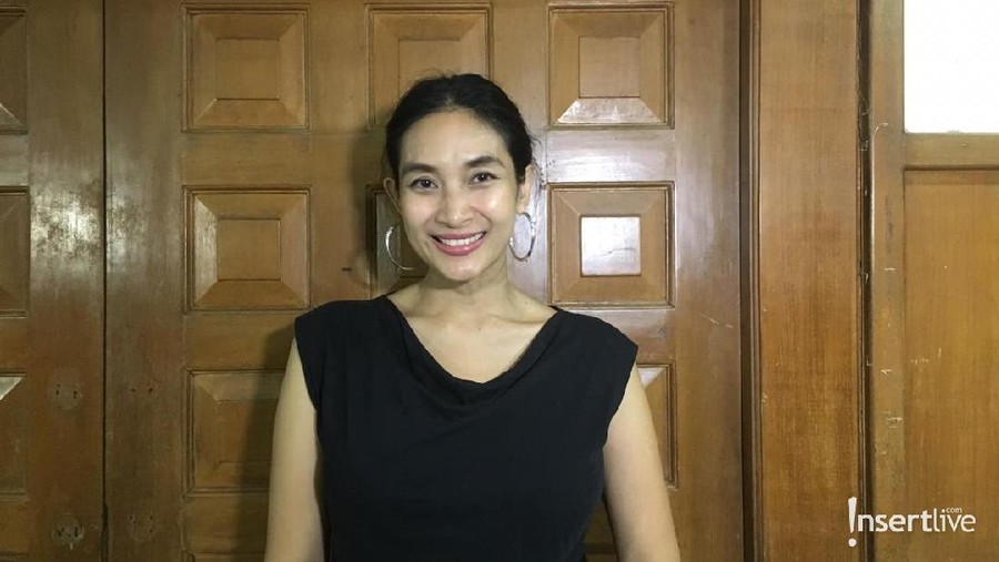 Happy Salma coba siasati untuk berbagi waktu antara pekerjaan dengan anak