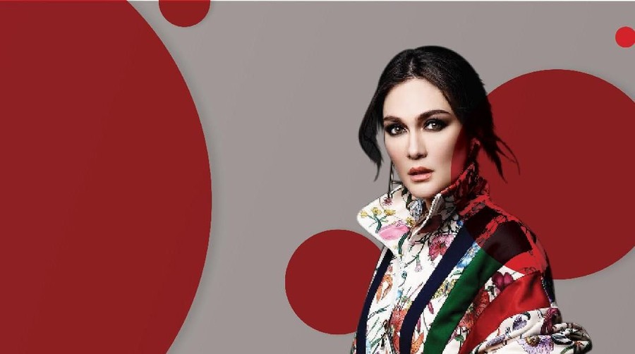 Ariel NOAH dan Luna Maya terlihat sempat berbincang.