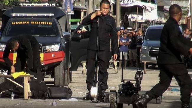 Polri mengaku sudah mengamankan dan meledakkan lima buah bom kontainer dari TKP penangkapan terduga teroris Abu Hamzah (AH) di Sibolga, Sumatera Utara.