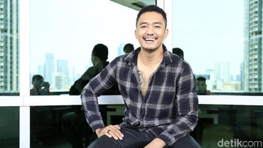 img-title Disebut Artis Miskin & Nggak Selevel Atta Halilintar, Ini Balasan Uus