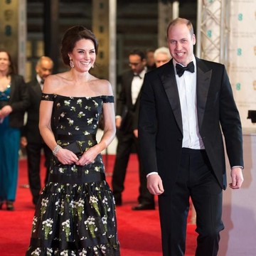 img-title Segini Harga Gaun Paling Mahal yang Pernah Dipakai Kate Middleton! Desainnya Disebut Terlihat 'Biasa'?