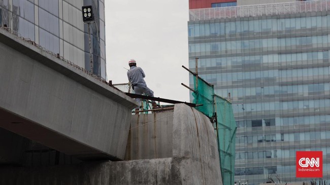 Adhi Karya mengatakan pembangunan jalur kereta layang atau loop line Jakarta ditargetkan bisa dimulai pada 2020.