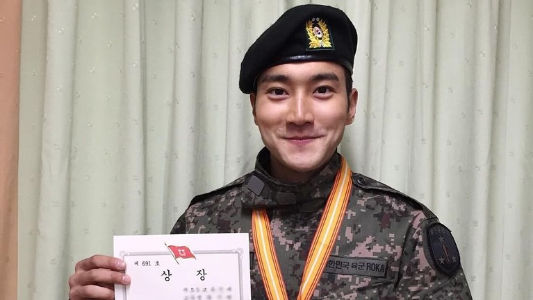 Punya Banyak Penggemar, Ini 6 Gaya Kece Siwon SuJu Tampan, jago akting, dan punya suara merdu, siapa sih yang nggak kepincut dengan pesona Choi Siwon? Berikut enam gaya kece dari personel Super Junior itu.