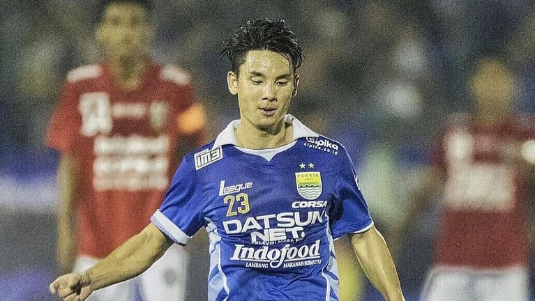 Deretan Pesepak Bola Aktif Indonesia Ini Pernah Main di Eropa Pemain Indonesia telah beberapa kali bermain di klub Eropa. Sebelum Egy Maulana Vikri, telah ada beberapa pemain yang juga pernah merumput di benua biru itu.