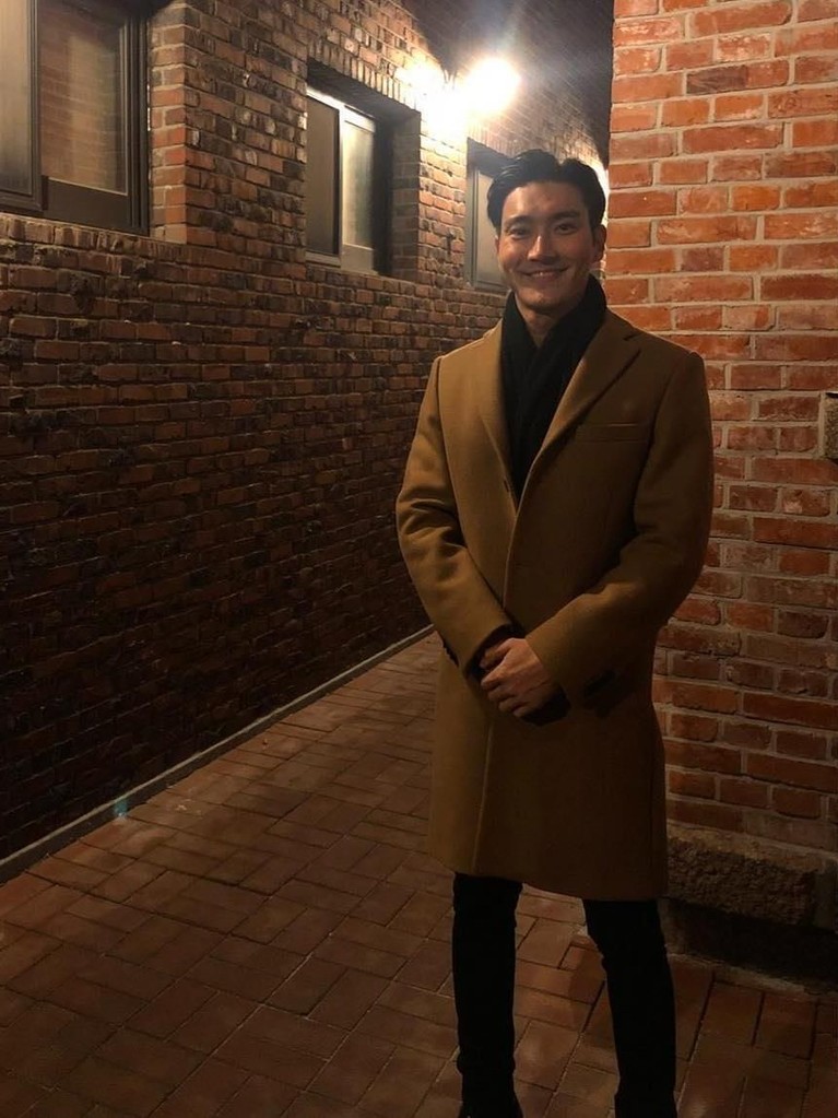 Tampan, jago akting, dan punya suara merdu, siapa sih yang nggak kepincut dengan pesona Choi Siwon? Berikut enam gaya kece dari personel Super Junior itu.